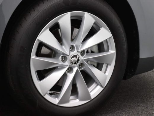 Skoda Superb Combi 1.5 TSI MHEV First Edition 150PK DSG Alarm, Keyless, Virtual Pedal, Adaptieve Cruise, Winte... ActivLease financial lease