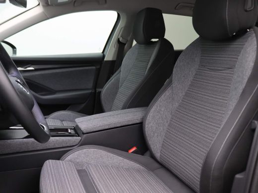 Skoda Superb Combi 1.5 TSI MHEV First Edition 150PK DSG Alarm, Keyless, Virtual Pedal, Adaptieve Cruise, Winte... ActivLease financial lease