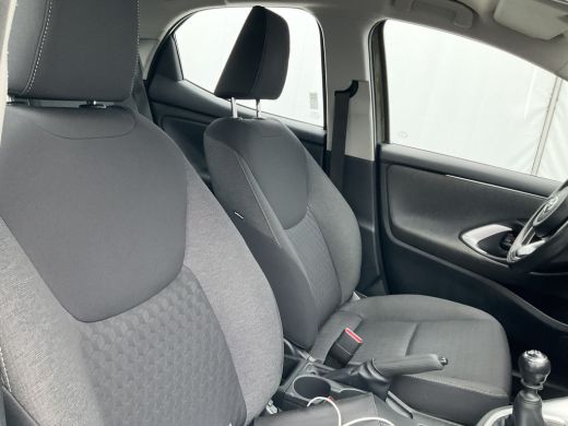 Toyota Yaris 1.5 VVT-i Stoelverw Camera Carplay-Nav Adaptive-CC ActivLease financial lease