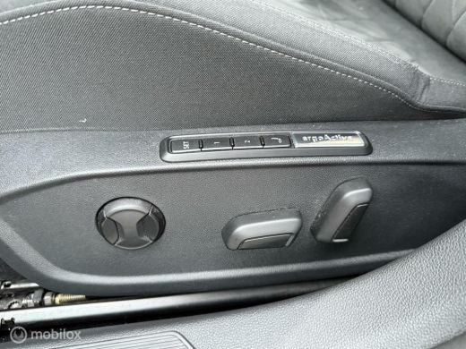 Volkswagen Golf 1.4 eHybrid Style PANORAMADAK, TREKHAAK ActivLease financial lease