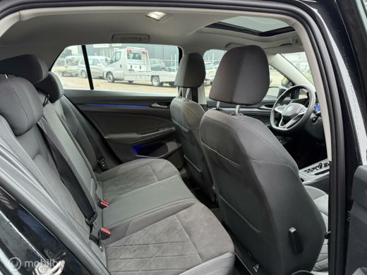 Volkswagen Golf 1.4 eHybrid Style PANORAMADAK, TREKHAAK ActivLease financial lease