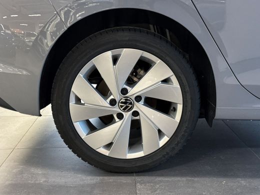 Volkswagen Golf 1.5 115pk eTSI DSG Life Edition / Koplampverlichting LED Plus / Velgen 'Nottingham', 17 inch lich... ActivLease financial lease