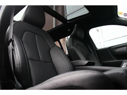 Volvo  XC40 Recharge P8 AWD R-Design | 1e eigenaar | NL auto | 408 pk | Dakraam | 19 inch | LED | DAB | Camera | Carplay | Stuur+voorruit verwarming | ➡️ ActivLease financial lease