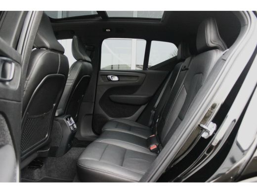 Volvo  XC40 Recharge P8 AWD R-Design | 1e eigenaar | NL auto | 408 pk | Dakraam | 19 inch | LED | DAB | Camera | Carplay | Stuur+voorruit verwarming | ➡️ ActivLease financial lease