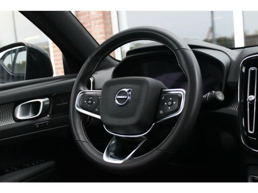Volvo  XC40 Recharge P8 AWD R-Design | 1e eigenaar | NL auto | 408 pk | Dakraam | 19 inch | LED | DAB | Camera | Carplay | Stuur+voorruit verwarming | ➡️ ActivLease financial lease
