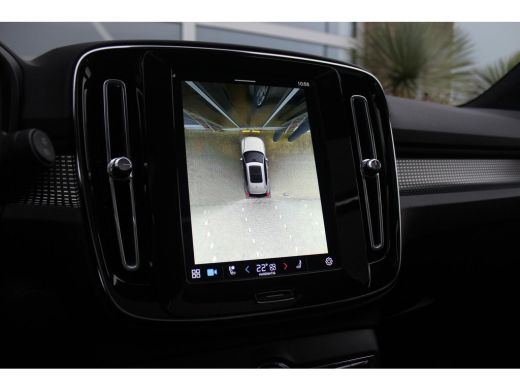 Volvo  XC40 Recharge P8 AWD R-Design | 1e eigenaar | NL auto | 408 pk | Dakraam | 19 inch | LED | DAB | Camera | Carplay | Stuur+voorruit verwarming | ➡️ ActivLease financial lease