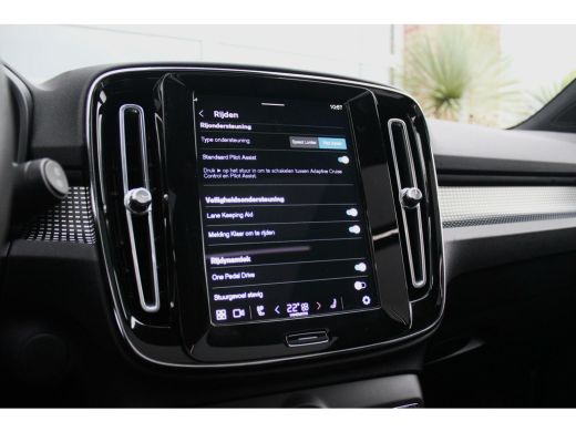 Volvo  XC40 Recharge P8 AWD R-Design | 1e eigenaar | NL auto | 408 pk | Dakraam | 19 inch | LED | DAB | Camera | Carplay | Stuur+voorruit verwarming | ➡️ ActivLease financial lease