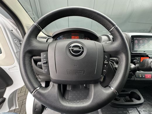 Opel Movano 2.2D 120 PK 3.5T E6 / L3H2 / !! 11.543 KM !! / IMPERIAAL / TREKHAAK / CAMERA / ECC / CRUISE / NAVI ActivLease financial lease