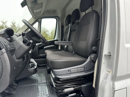 Opel Movano 2.2D 120 PK 3.5T E6 / L3H2 / !! 11.543 KM !! / IMPERIAAL / TREKHAAK / CAMERA / ECC / CRUISE / NAVI ActivLease financial lease