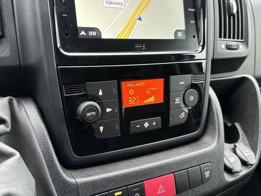 Opel Movano 2.2D 120 PK 3.5T E6 / L3H2 / !! 11.543 KM !! / IMPERIAAL / TREKHAAK / CAMERA / ECC / CRUISE / NAVI ActivLease financial lease