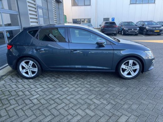 Seat Leon 1.5 TSI 150 pk FR Ultimate Edition 7-DSG | Achteruitrijcamera | Navigatie | Stoelverwarming | ActivLease financial lease