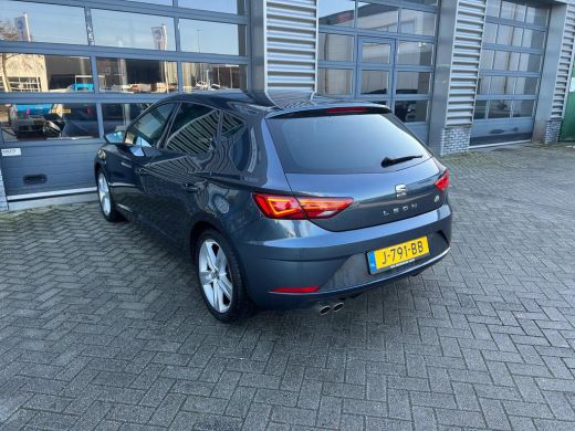 Seat Leon 1.5 TSI 150 pk FR Ultimate Edition 7-DSG | Achteruitrijcamera | Navigatie | Stoelverwarming | ActivLease financial lease