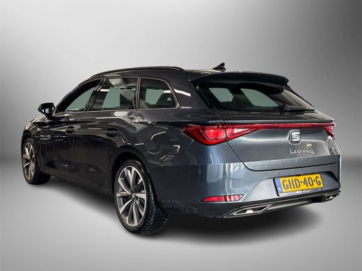 Seat Leon Sportstourer 1.0 110pk eTSI FR Business Intense / Stoelverwarming / Elektrische achterklep / Adaptive Cruise C... ActivLease financial lease