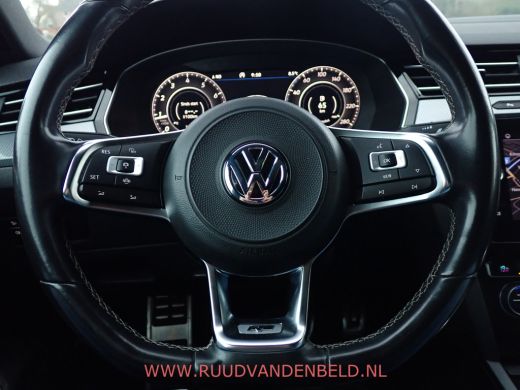 Volkswagen Arteon 2.0TSI R-LINE PANODAK/SPORTLEER/ACC/CAMERA/CARPLAY ActivLease financial lease