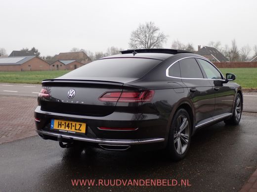 Volkswagen Arteon 2.0TSI R-LINE PANODAK/SPORTLEER/ACC/CAMERA/CARPLAY ActivLease financial lease