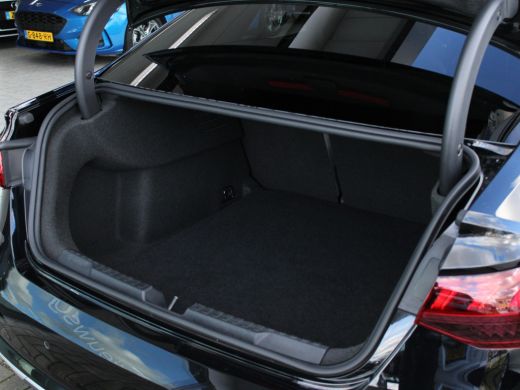 Audi A3 Limousine 30 TFSI Business edition NL AUTO | NIEUWE TYPE | VIRTUAL COCKPIT | VELGEN | AUTOMAAT | ActivLease financial lease