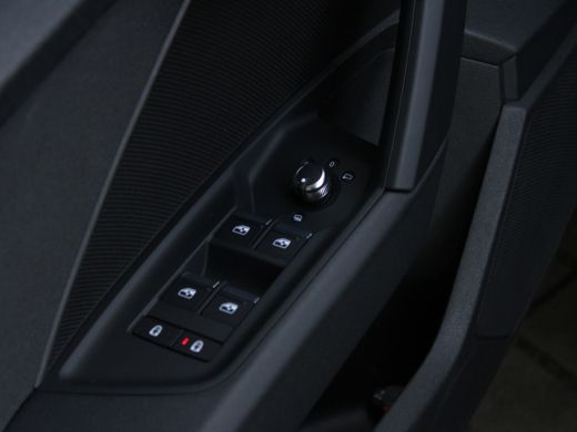 Audi A3 Limousine 30 TFSI Business edition NL AUTO | NIEUWE TYPE | VIRTUAL COCKPIT | VELGEN | AUTOMAAT | ActivLease financial lease