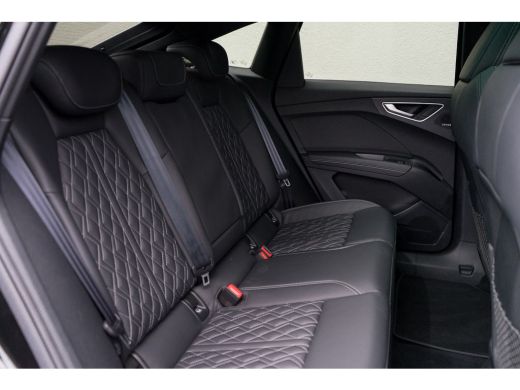 Audi Q4 Sportback e-tron 40 / 2x S-line/ Sonos/ Head-Up Display /Ruit-lederen bekleding/ Adaptive Cruise Control/ Panorama... ActivLease financial lease