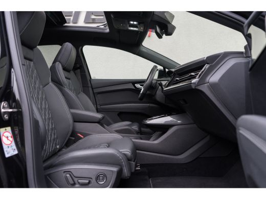 Audi Q4 Sportback e-tron 40 / 2x S-line/ Sonos/ Head-Up Display /Ruit-lederen bekleding/ Adaptive Cruise Control/ Panorama... ActivLease financial lease