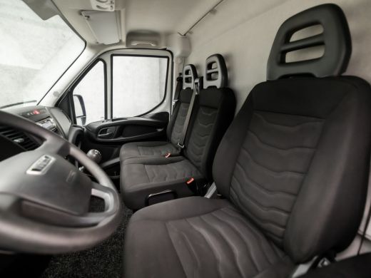 Iveco Daily 35S13V 2.3 300 H1 (3 ZITS, NAP, COMFORT STOELEN, RADIO, ELEK PAKKET, TREKHAAK, NIEUWE APK, NIEUWS... ActivLease financial lease