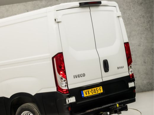 Iveco Daily 35S13V 2.3 300 H1 (3 ZITS, NAP, COMFORT STOELEN, RADIO, ELEK PAKKET, TREKHAAK, NIEUWE APK, NIEUWS... ActivLease financial lease
