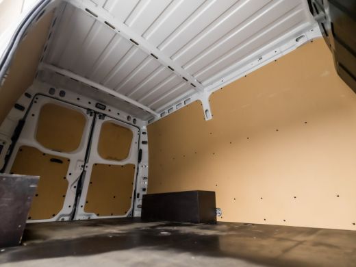 Iveco Daily 35S13V 2.3 300 H1 (3 ZITS, NAP, COMFORT STOELEN, RADIO, ELEK PAKKET, TREKHAAK, NIEUWE APK, NIEUWS... ActivLease financial lease