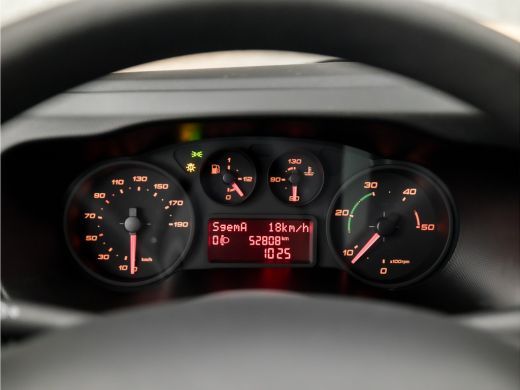 Iveco Daily 35S13V 2.3 300 H1 (3 ZITS, NAP, COMFORT STOELEN, RADIO, ELEK PAKKET, TREKHAAK, NIEUWE APK, NIEUWS... ActivLease financial lease