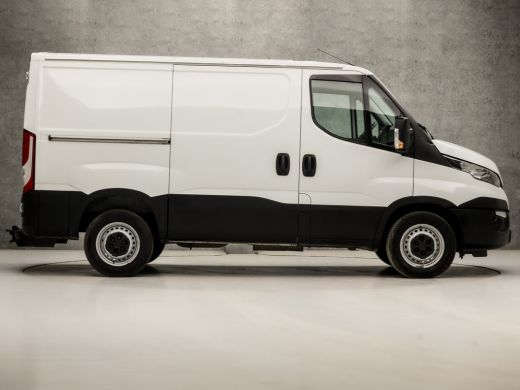 Iveco Daily 35S13V 2.3 300 H1 (3 ZITS, NAP, COMFORT STOELEN, RADIO, ELEK PAKKET, TREKHAAK, NIEUWE APK, NIEUWS... ActivLease financial lease
