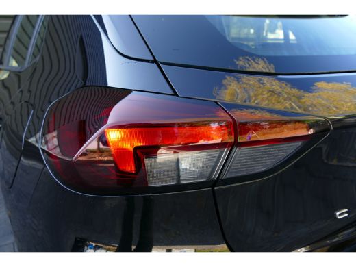 Opel Corsa 1.2 75PK 5-DRS EDITION / NAVI / LED / AIRCO / PDC / 16"LMV / CAMERA / BLUETOOTH / CRUISECONTROL /... ActivLease financial lease