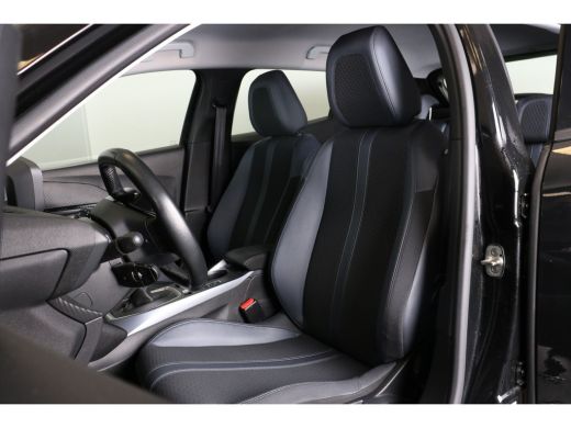Peugeot 2008 1.2 PureTech Allure 100pk | Navi | Camera | Keyless | Parkeersensoren V + A | DAB | Cruise contro... ActivLease financial lease