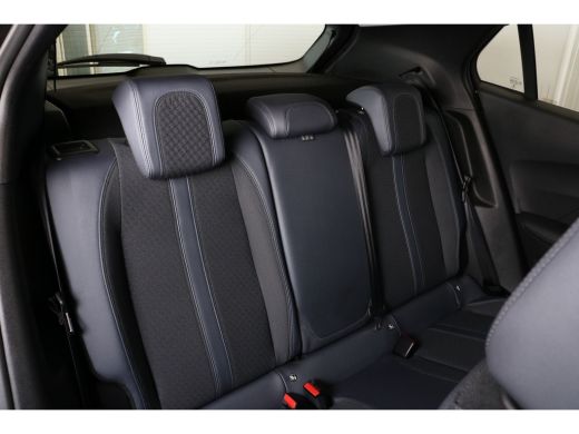 Peugeot 2008 1.2 PureTech Allure 100pk | Navi | Camera | Keyless | Parkeersensoren V + A | DAB | Cruise contro... ActivLease financial lease