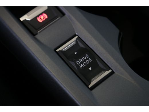 Peugeot 2008 1.2 PureTech Allure 100pk | Navi | Camera | Keyless | Parkeersensoren V + A | DAB | Cruise contro... ActivLease financial lease