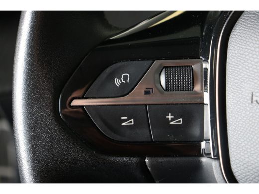 Peugeot 2008 1.2 PureTech Allure 100pk | Navi | Camera | Keyless | Parkeersensoren V + A | DAB | Cruise contro... ActivLease financial lease