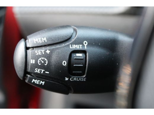 Peugeot 208 1.2 PureTech Blue Lease Active | Navigatie | Apple Carplay | Parkeersensoren | Bluetooth | LED | ActivLease financial lease