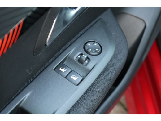 Peugeot 208 1.2 PureTech Blue Lease Active | Navigatie | Apple Carplay | Parkeersensoren | Bluetooth | LED | ActivLease financial lease
