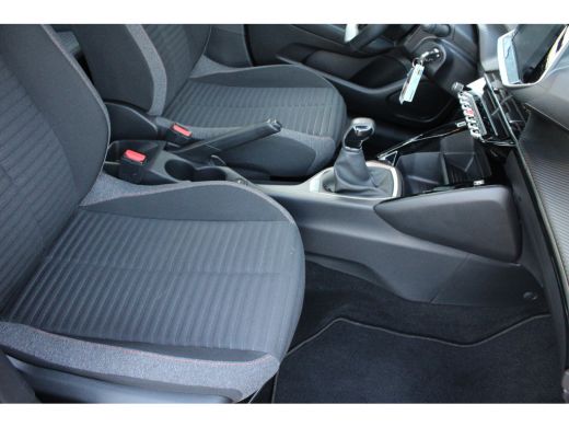 Peugeot 208 1.2 PureTech Blue Lease Active | Navigatie | Apple Carplay | Parkeersensoren | Bluetooth | LED | ActivLease financial lease