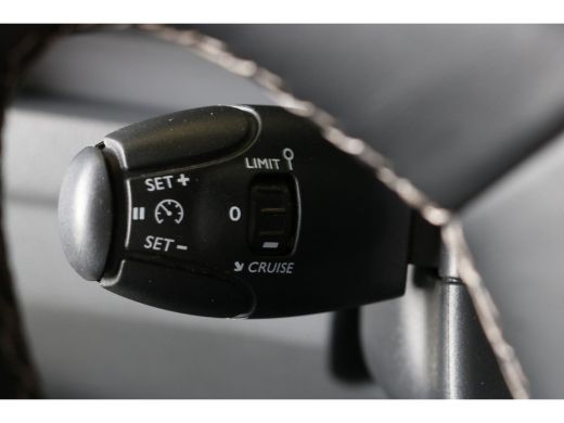 Peugeot Expert 2.0 BlueHDi 120pk L3 | Verh. laadvermogen | | Navi | Cruise Control | Trekhaak | Imperial | Apple... ActivLease financial lease