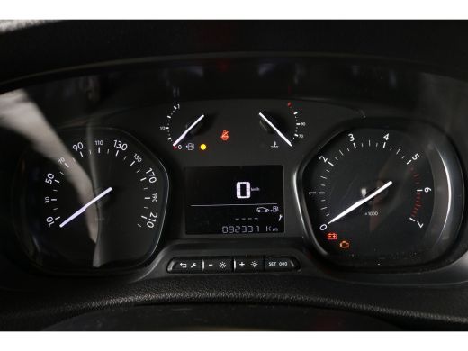 Peugeot Expert 2.0 BlueHDi 120pk L3 | Verh. laadvermogen | | Navi | Cruise Control | Trekhaak | Imperial | Apple... ActivLease financial lease