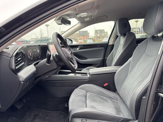 Volkswagen Passat Variant 1.5 eTSI Business | 150 pk |Automaat | ERGO Massage 2x | Trekhaak | A-Camera | ActivLease financial lease