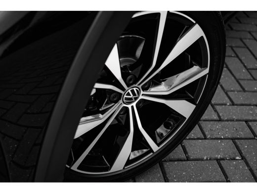 Volkswagen Taigo R-Line Edition Inclusief €2000,- inruilvoordeel | | Achterlichten LED | Afstandscontrolesysteem (... ActivLease financial lease