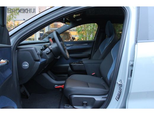 Volvo  EX30 Twin Motor Performance Ultra 428pk 69 kWh | Full Option! | 3,6 sec. 0-100 km/u! | Snelste Volvo o... ActivLease financial lease