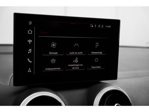 Audi Q2 S edition | Adaptive cruise control | Audi smartphone interface | Audi soundsystem ActivLease financial lease