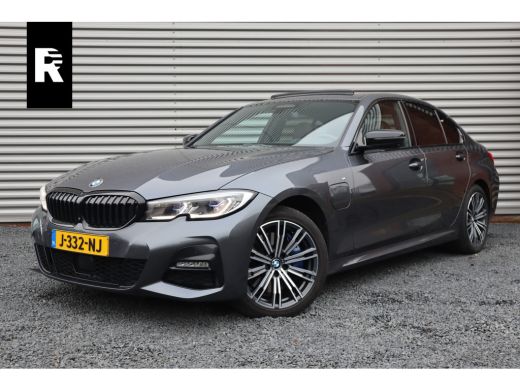 BMW 3-serie 330e High Executive M-Sport Pano / Adaptieve cruise / Laser / Elec stoelen / Trekhaak / Dode hoek / BMW 3-serie 330e High Executive M-Sport Pano / Adaptieve cruise / Laser / Elec stoelen / Trekhaak / Dode hoek /