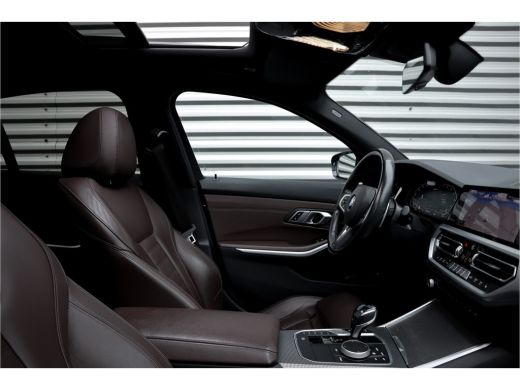 BMW 3-serie 330e High Executive M-Sport Pano / Adaptieve cruise / Laser / Elec stoelen / Trekhaak / Dode hoek / ActivLease financial lease