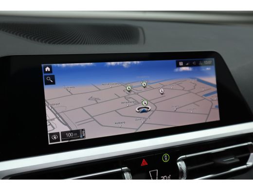 BMW 3-serie 330e High Executive M-Sport Pano / Adaptieve cruise / Laser / Elec stoelen / Trekhaak / Dode hoek / ActivLease financial lease