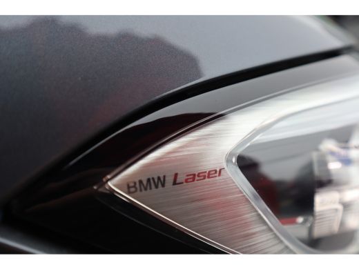 BMW 3-serie 330e High Executive M-Sport Pano / Adaptieve cruise / Laser / Elec stoelen / Trekhaak / Dode hoek / ActivLease financial lease