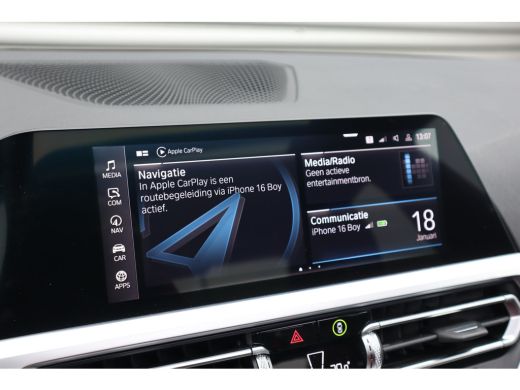 BMW 3-serie 330e High Executive M-Sport Pano / Adaptieve cruise / Laser / Elec stoelen / Trekhaak / Dode hoek / ActivLease financial lease
