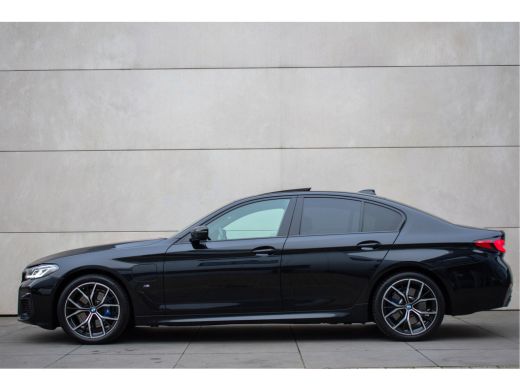 BMW 5 Serie 530e High Executive M-sport PANO ACC Laser-LED Trekhaak Softclose 19" Keyless ActivLease financial lease