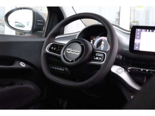 Fiat 500 Fiat Icon 24 kWh | Navigatie | Lichtmetalen velgen 16" | Navigatiesysteem full map ActivLease financial lease
