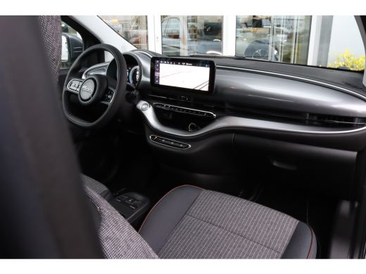 Fiat 500 Fiat Icon 24 kWh | Navigatie | Lichtmetalen velgen 16" | Navigatiesysteem full map ActivLease financial lease